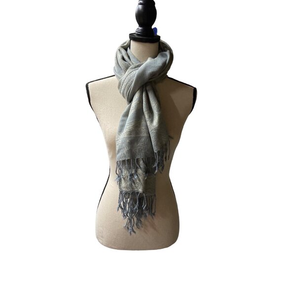 Womens Fall Gray & Beige Paisley Print Scarf Wrap Shawl Fringe 49 x 70 inches - Picture 1 of 10